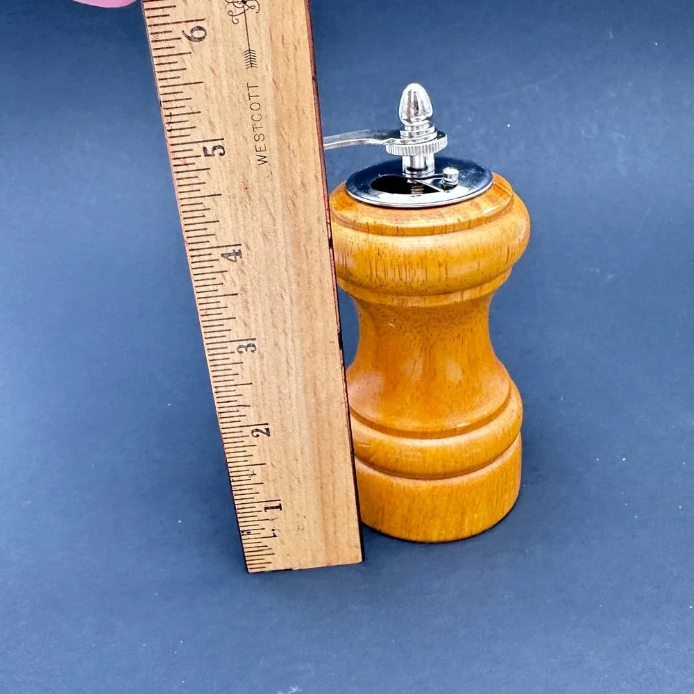 Chef Specialties Pepper Mill 5.5in Honey Oak Wood Crank Handle Forged Steel